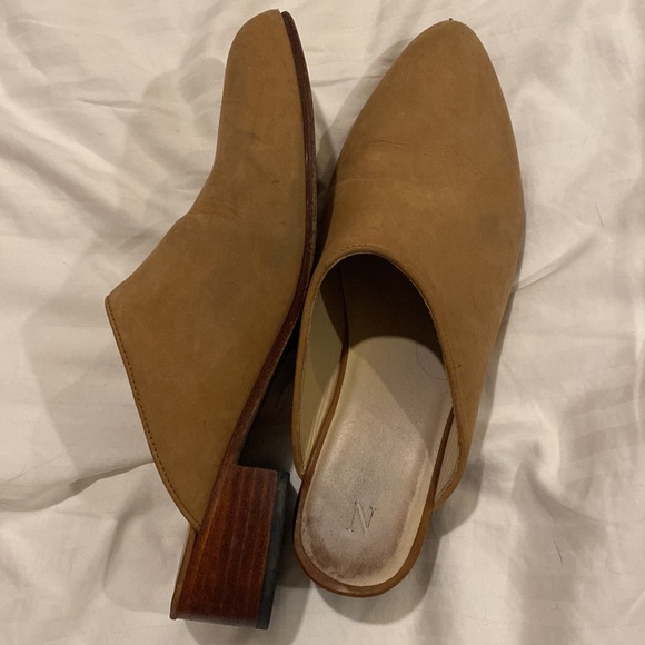 NISOLO 9 Mules GUC Tan - Picture 2 of 4